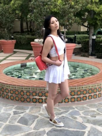 ALL WHITE TENNIS OUTFIT 🎾 & GOLD SNEAKERS BY MIU MIU – Chelsea 